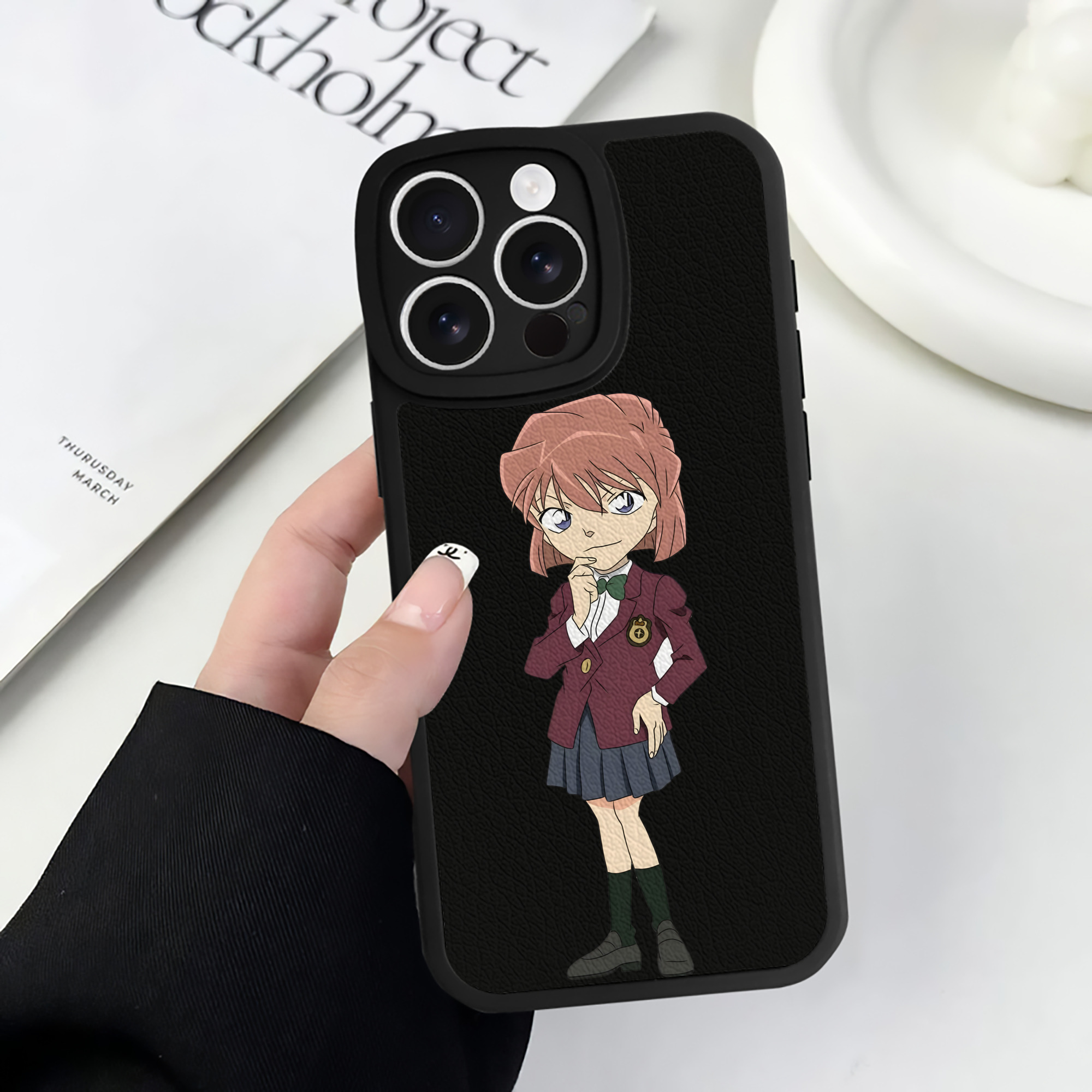 （画像用） 名探偵コナン 灰原 哀 はいばら あい Detective Conan Anita Hailey、Vi Graythorn Haibara Ai 【iPhone 16シリーズ対応】シリコンスマホケース（レザー調） 材質：シリコン